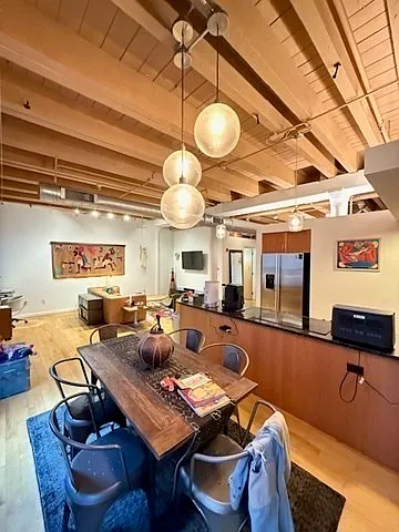 1 bed, 1.0 bath, 915 sqft, $3,350 — Photo 2