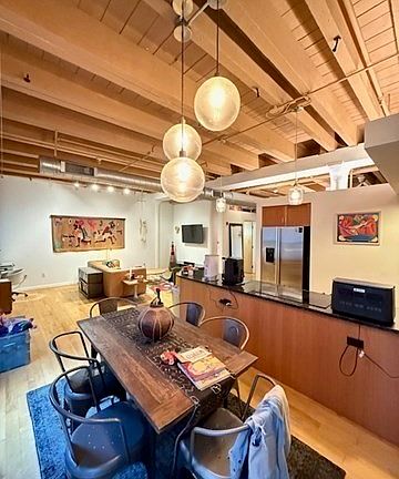 3rd image of 111 Beach St