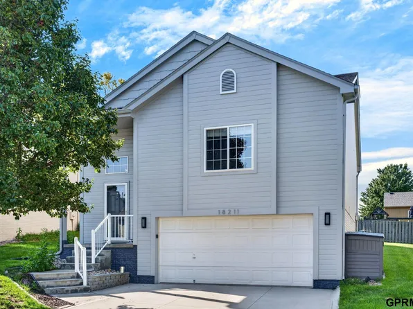 18211 Edna St, Omaha, NE 68136