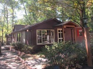 3011 Sourwood Rd, Greensboro, NC 27408