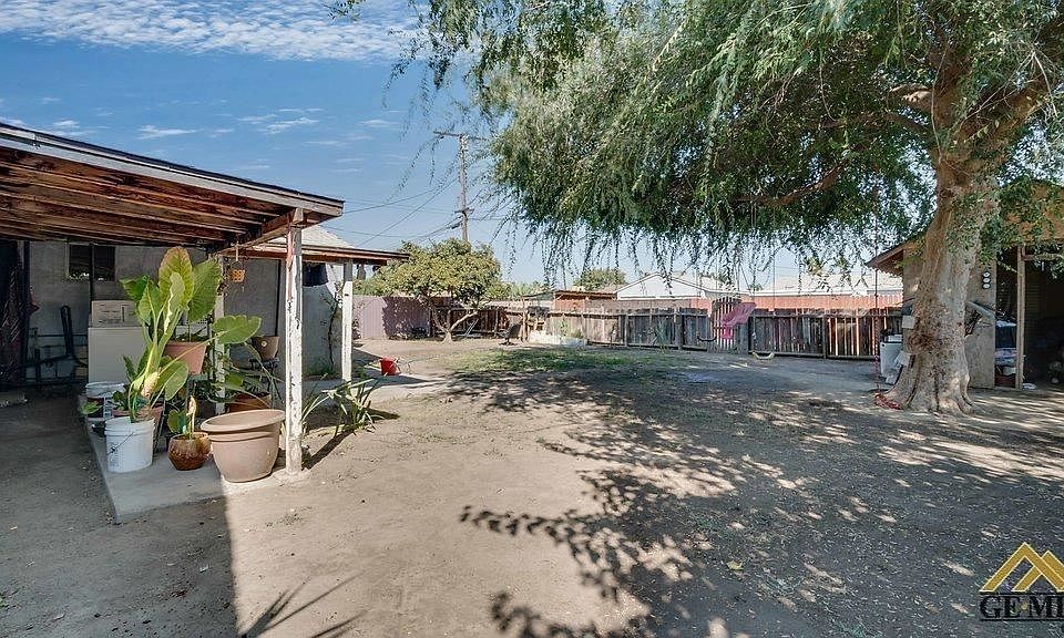 2nd image of 1904 Inyo St