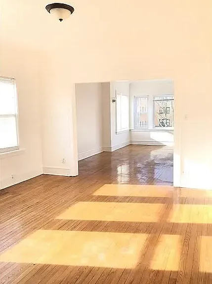 10925 S Vernon Ave #2 — Photo 2