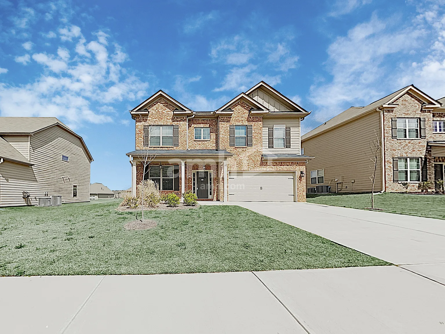 4 bed, 2.5 bath, 2968 sqft, $2,670 — Photo 1