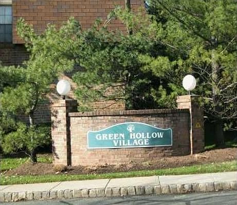 1st image of Green Hollow Dr