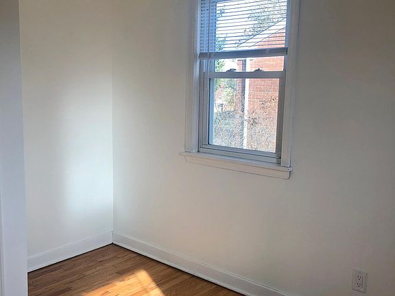 Bedroom #2--Fits a Queen size bed, has 1 closet and and an alcove for a dresser/desk/hutch.