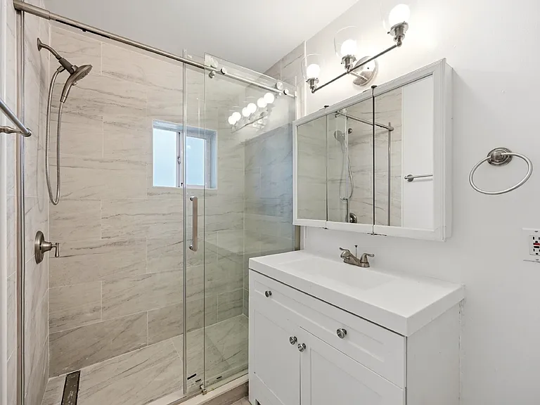 1233 Elizabeth St — Photo 13