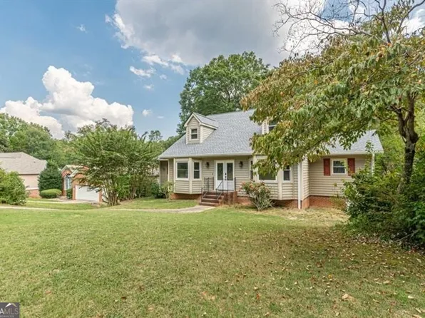 3492 Pine Grove Dr, Douglasville, GA 30135
