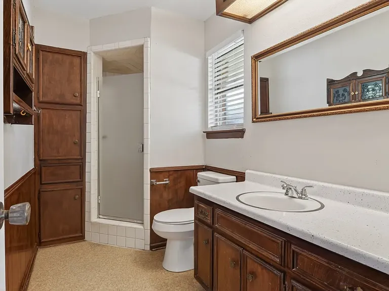 14301 Brook Holw — Photo 16