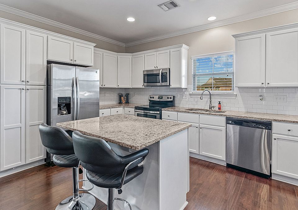 1st image of 40520 Sagefield Ct