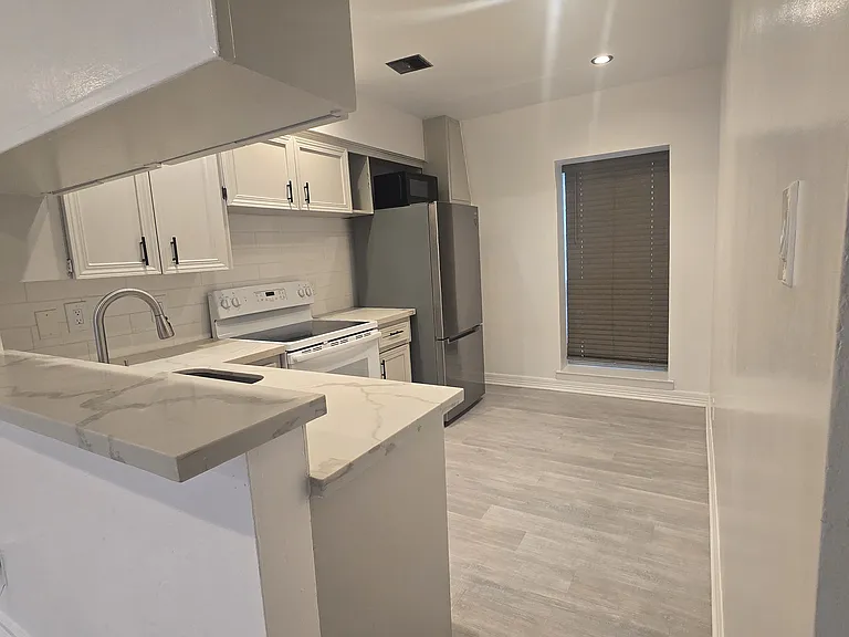 9025 Rue Cambon St #66 — Photo 2