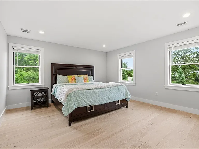 1 Lincoln Ct — Photo 24