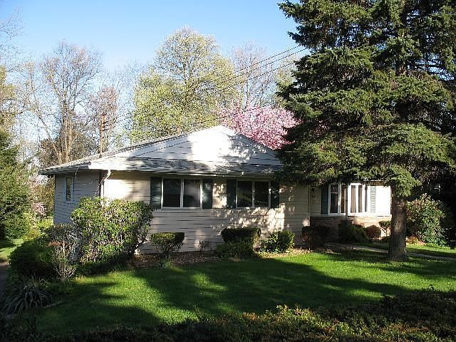 1st image of 522 Overlook Dr S