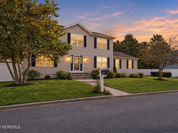 1519 Berkeley Avenue, Beachwood, NJ 08722