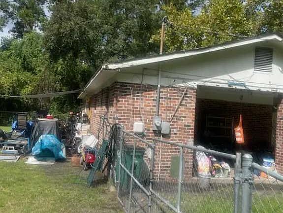 2nd image of 204 Pine St