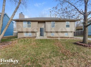 2108 NE Cookson St, Lees Summit, MO 64086