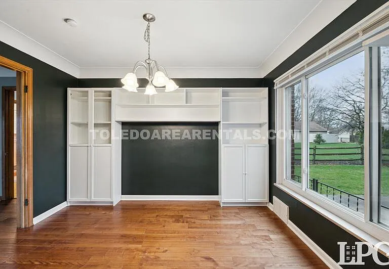 391 Perry Dr — Photo 8