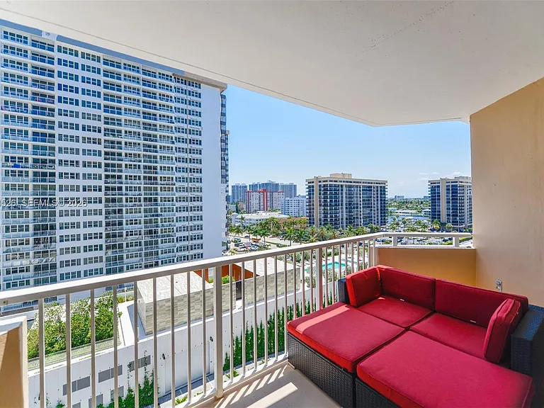 1980 S Ocean Dr #9C — Photo 6