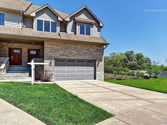 4th image of 11S304 Deer Trail Ct