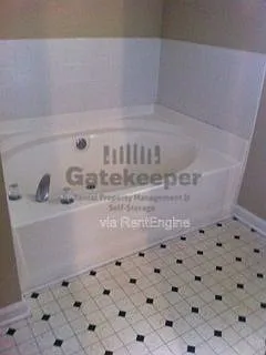725 Old Stone Ct — Photo 10
