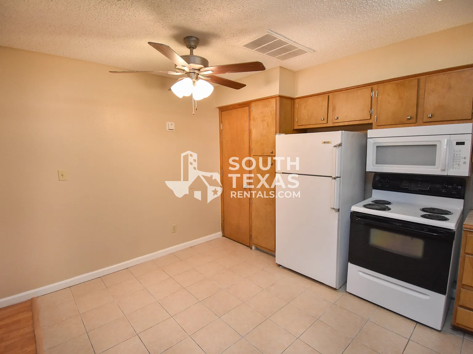 Sherwood Townhomes - 609-G — Photo 2