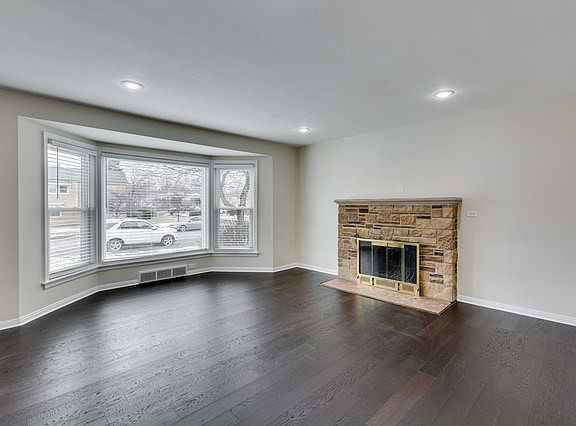 4th image of 10854 S Artesian Ave