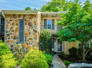 206 Valley Stream Ln, Wayne, PA 19087