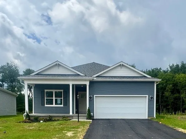 377 Gleneagles Dr, Butler, PA 16001