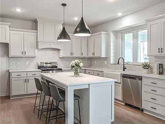 7th image of this home