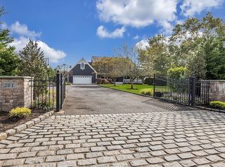 261 Gillette Ave, Bayport, NY 11705