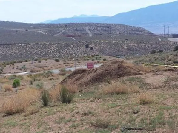 808 Acano Cir NE, Rio Rancho, NM 87124