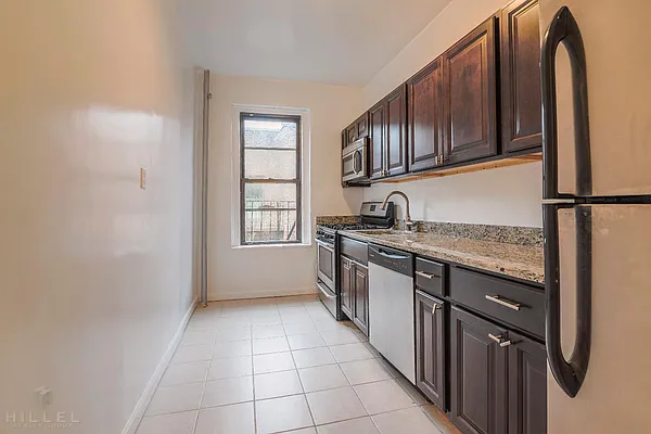 Rented by Hillel Realty Group | media 10