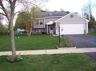 4648 Southhampton Dr, Island Lake, IL 60042