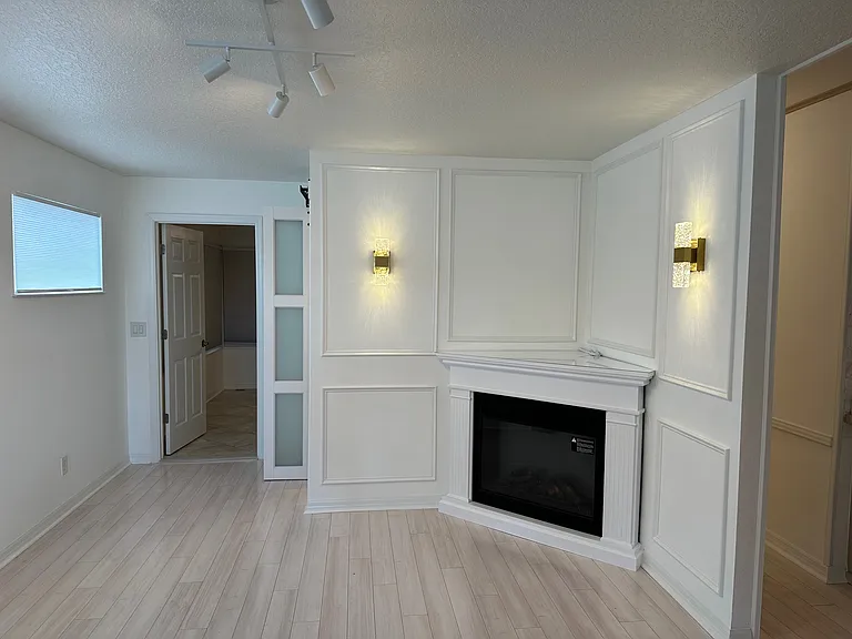 547 Lake Dr — Photo 2