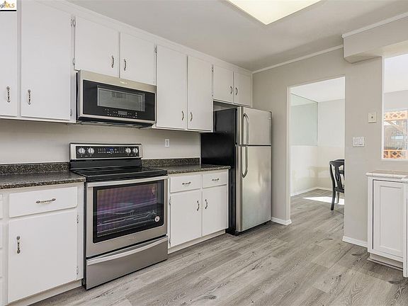 5th image of 1313 Trembath Ln
