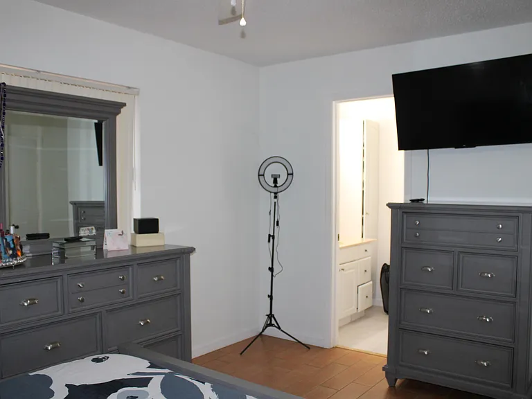 2533 SE Grand Dr — Photo 13