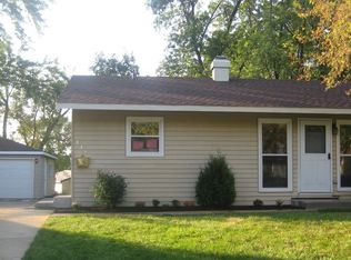 335 Cedar Cir, Streamwood, IL 60107