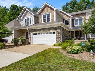 49674 Timber Trl, Novi, MI 48374