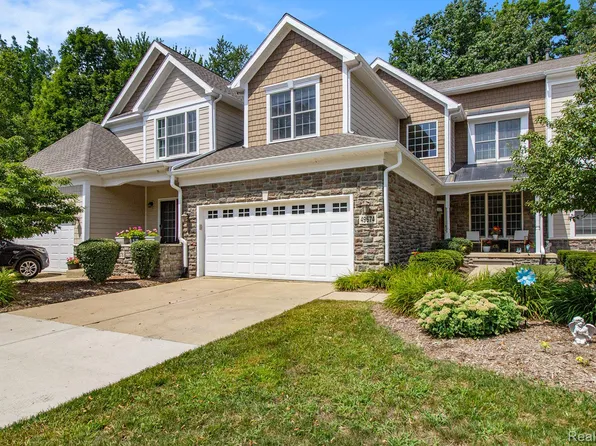 49674 Timber Trl, Novi, MI 48374