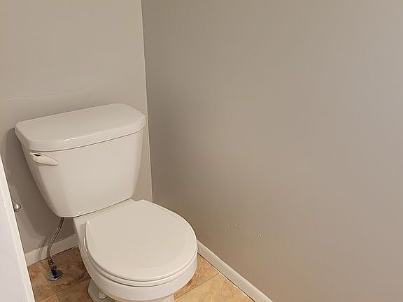 5th image of 202 W 13th Ave