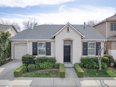 32 W Barcelona Ln, Clovis, CA, 93619