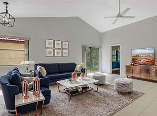 Pembroke Lakes South, Pembroke Pines, FL 33025