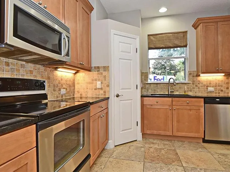 1251 Blessing St — Photo 40