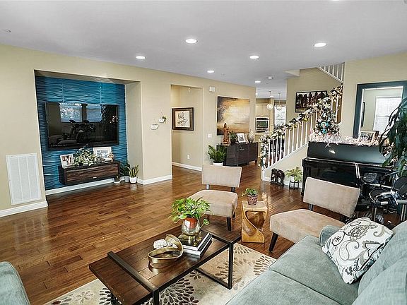 4th image of 28825 Iron Village Dr