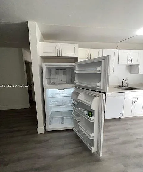 1220 NW 3rd Ct — Photo 9