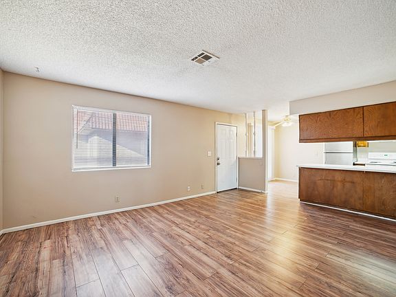 4th image of 4300 N Lamont St APT 251