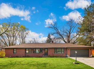 803 Rose Ave, Prospect Heights, IL 60070