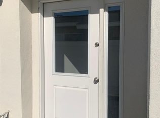 23829 Sylvan St, Woodland Hills, CA 91367