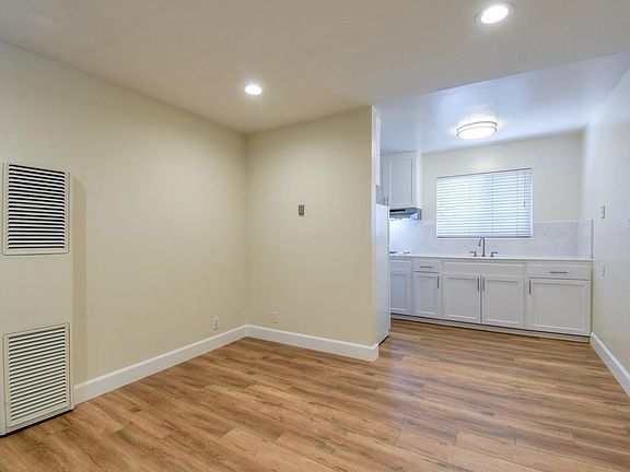 2nd image of 833 Maryann Dr APT 5