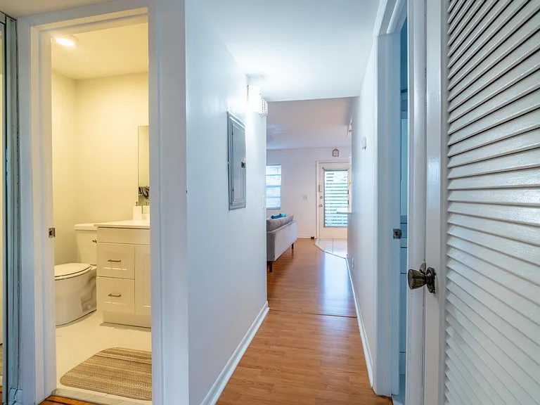 313 Burgundy Ave #G — Photo 8