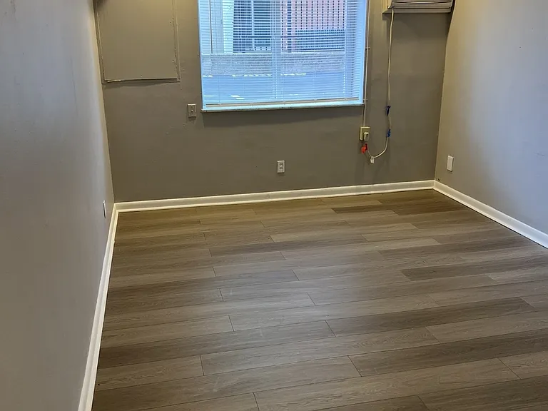 475 W Grand Ave #24 — Photo 5
